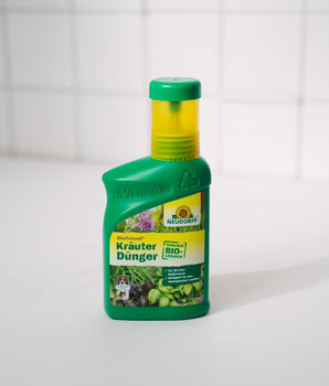 Dünger und Erde KräuterDünger 250ml von Urban Gardeners in der Farbe #product_color# - kauf's dir jetzt!