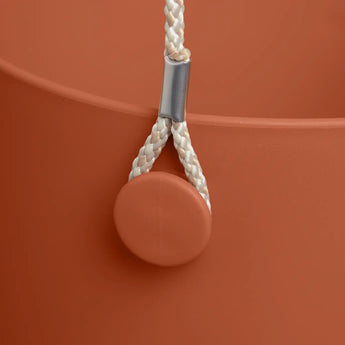 Übertöpfe Übertopf hängend ⌀18 - klinkerot von Urban Gardeners in der Farbe #product_color# - kauf's dir jetzt!